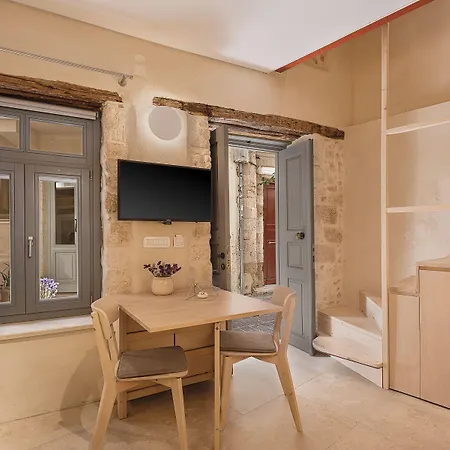 Guest house Aoria Estate Old Port