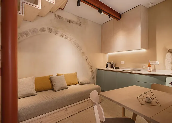 Guest house Aoria Estate Old Port 4*