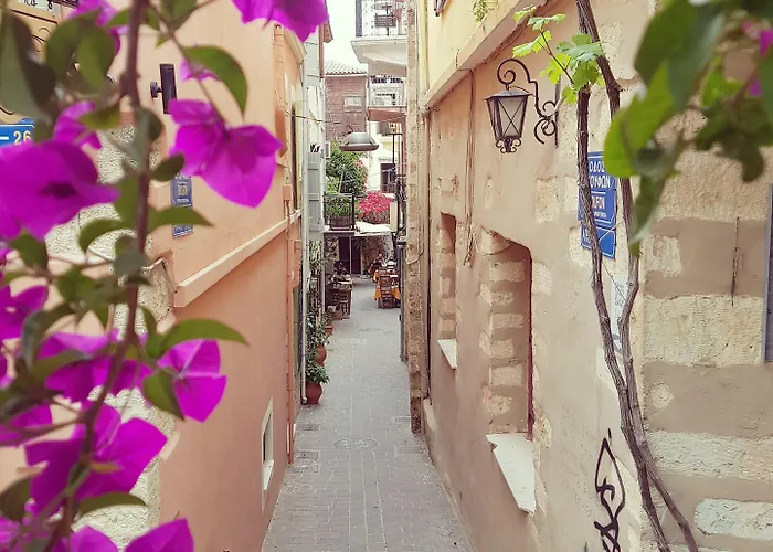 Guest house Aoria Estate Old Port 4*