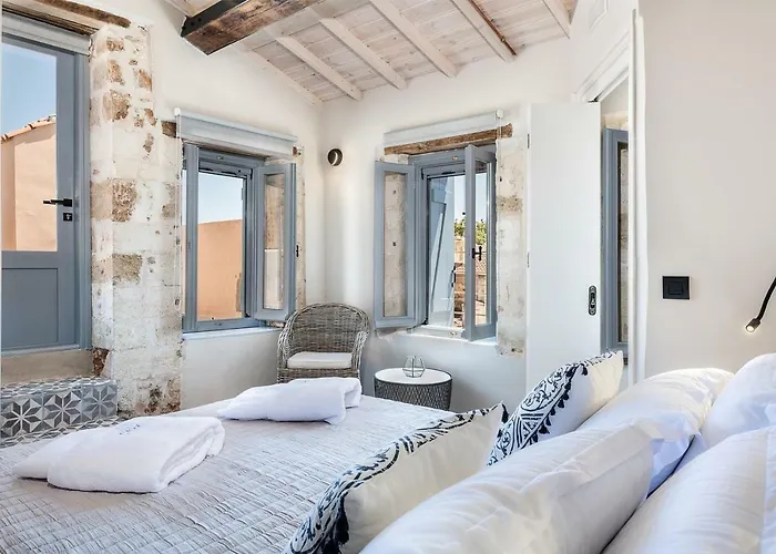 Aoria Estate Old Port Pensjonat 4*